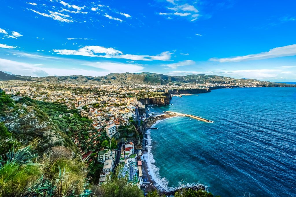 Acque turchesi cristalline e spiagge calde